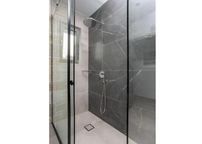 Ersi Βίλα Κατελειός